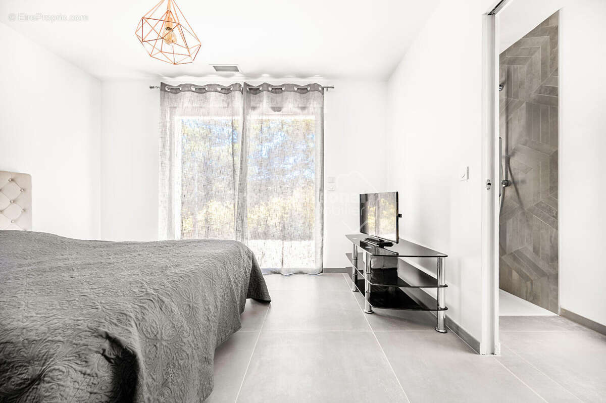 Maison à GREOUX-LES-BAINS