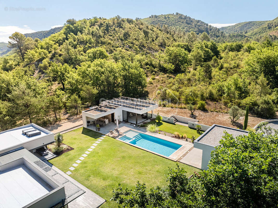 Maison à GREOUX-LES-BAINS