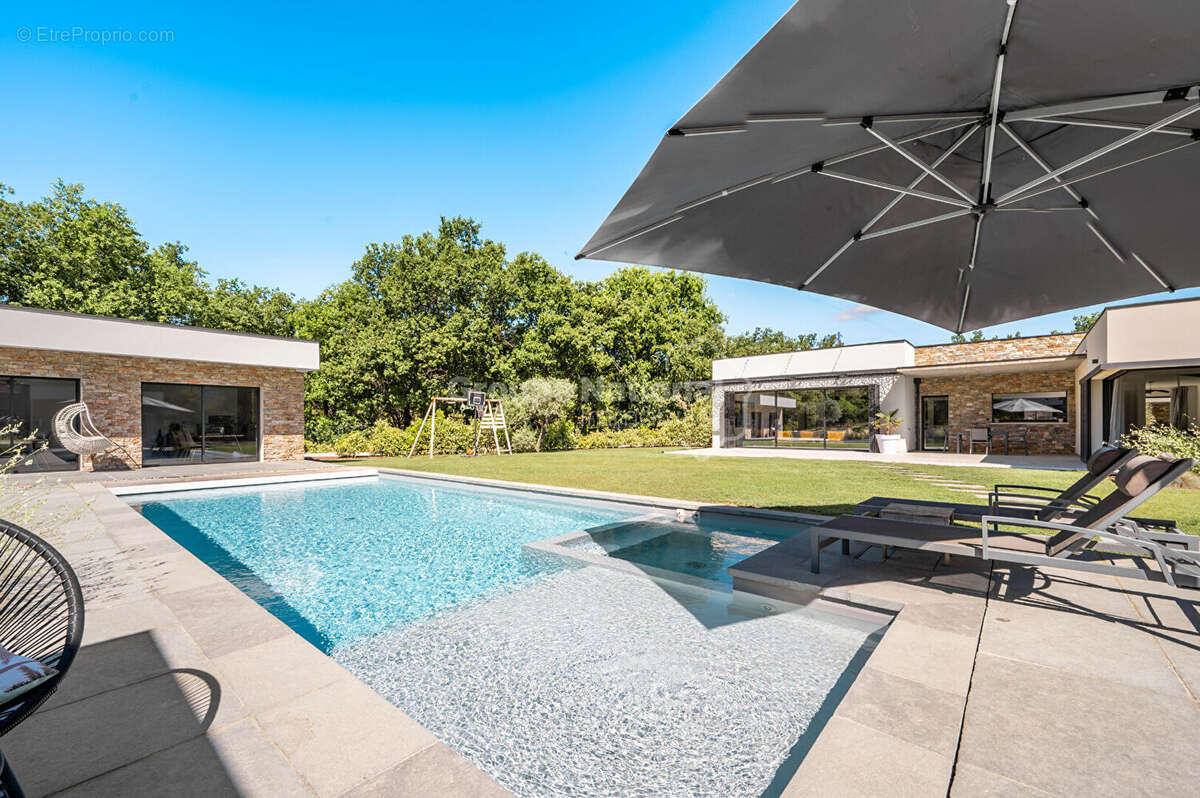 Maison à GREOUX-LES-BAINS