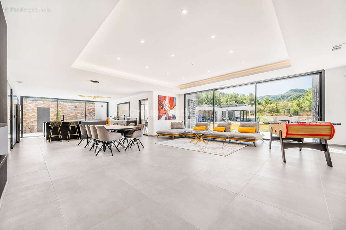 Maison à GREOUX-LES-BAINS