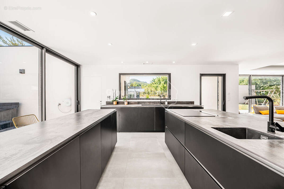 Maison à GREOUX-LES-BAINS