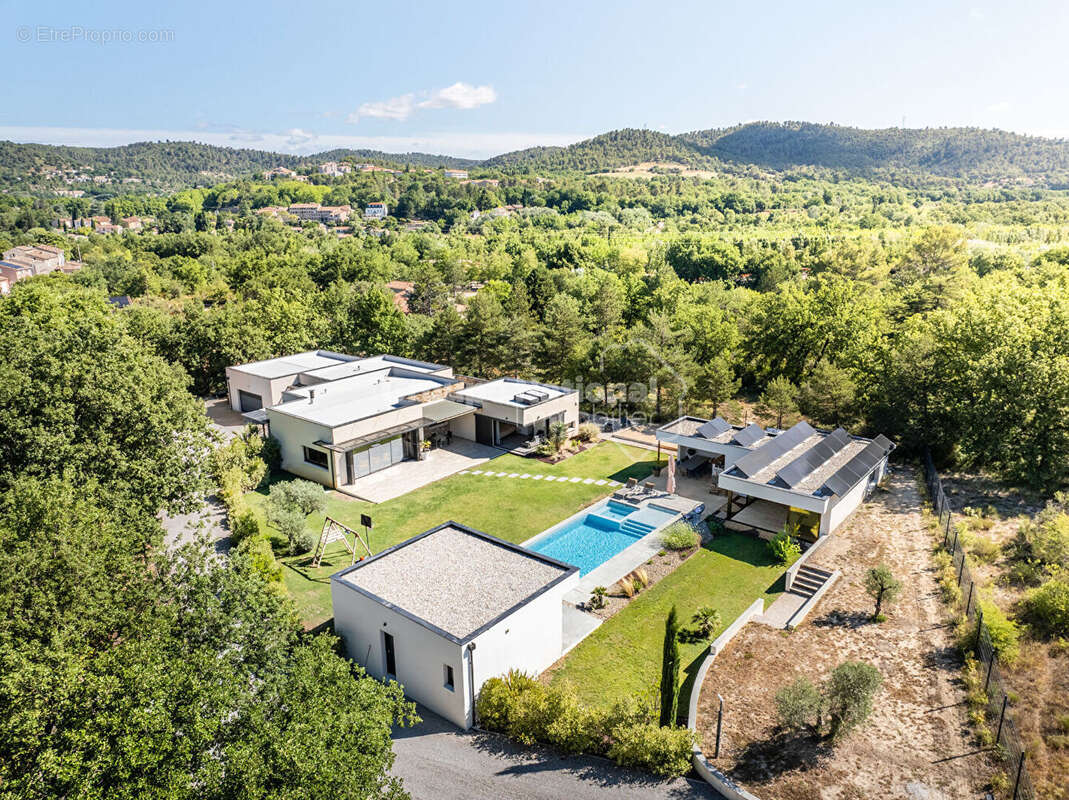 Maison à GREOUX-LES-BAINS