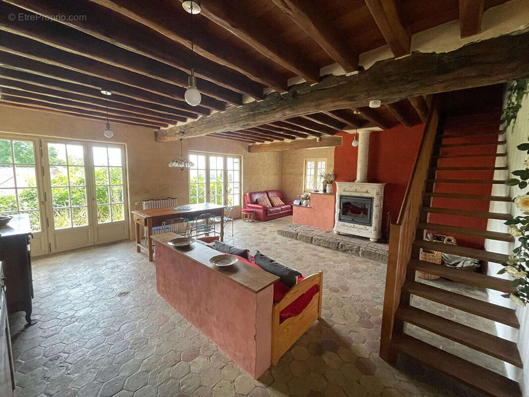 Maison à MEZY-SUR-SEINE