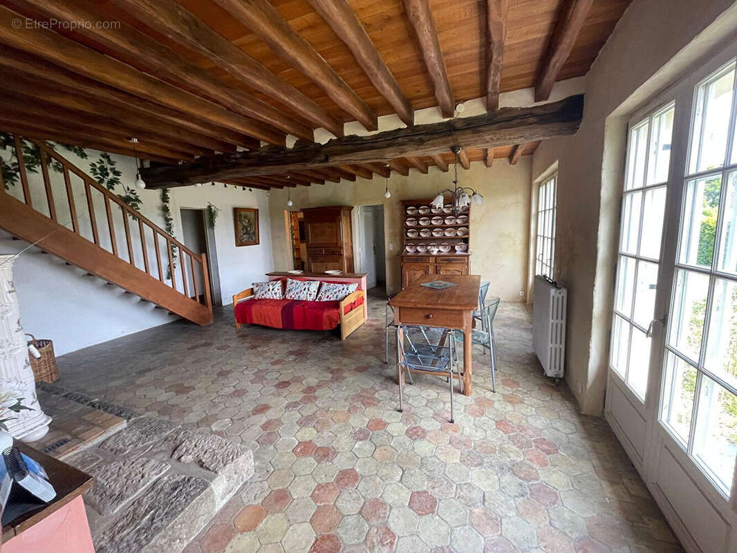 Maison à MEZY-SUR-SEINE