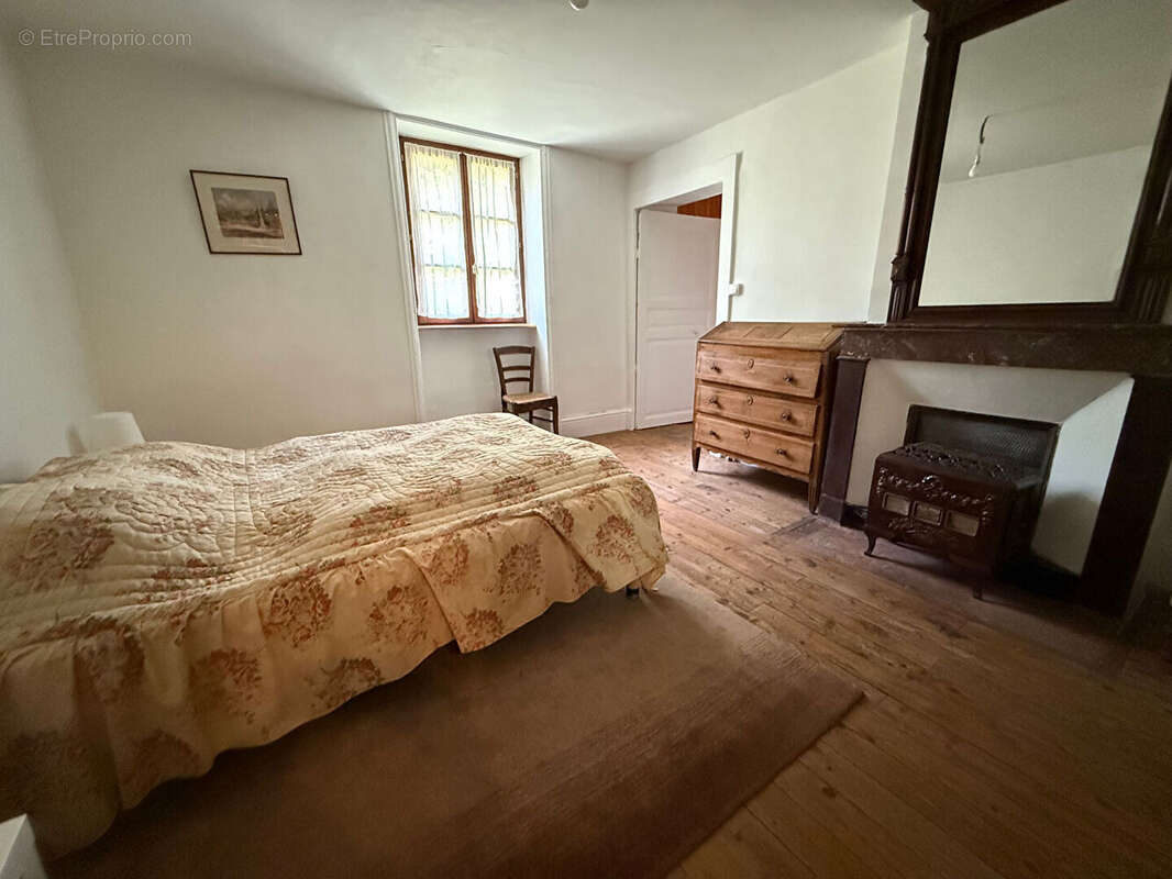 Maison à SAINT-NICOLAS-DES-BIEFS