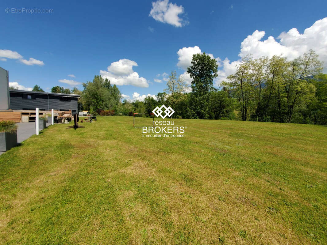 Commerce à ALBY-SUR-CHERAN