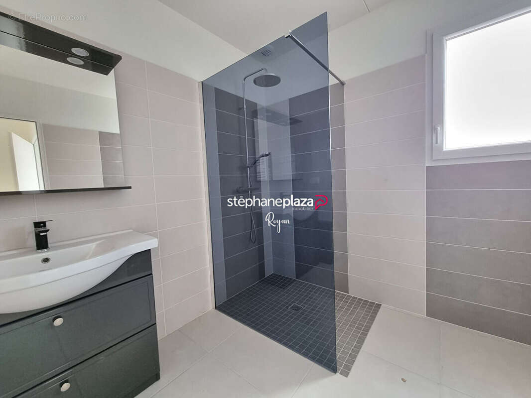 Maison à VAUX-SUR-MER