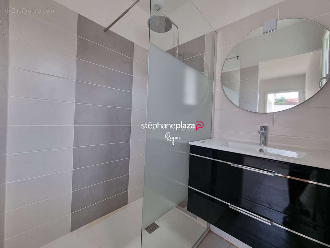 Maison à VAUX-SUR-MER