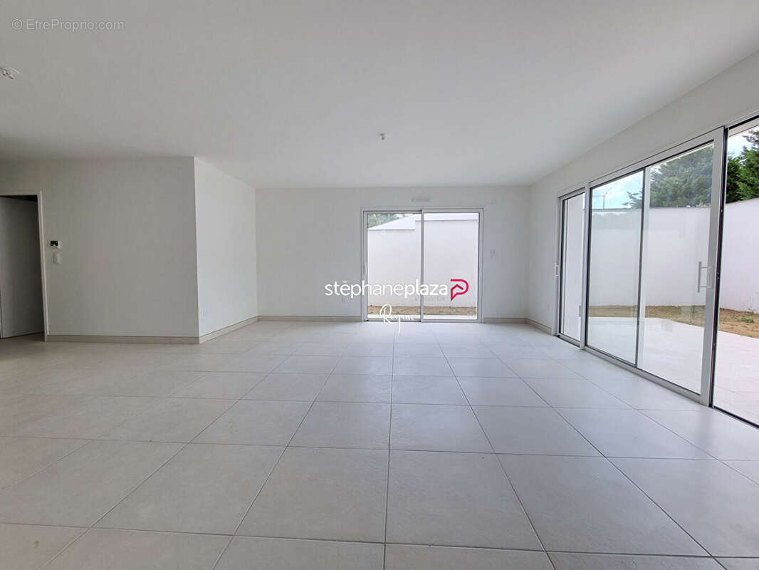 Maison à VAUX-SUR-MER