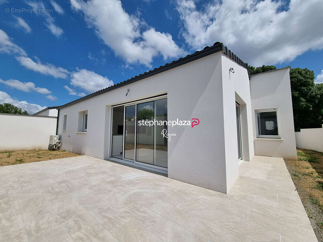 Maison à VAUX-SUR-MER