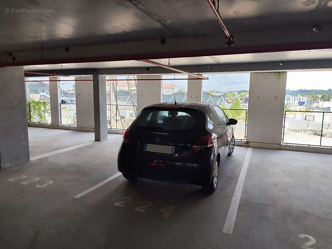 Parking à BORDEAUX