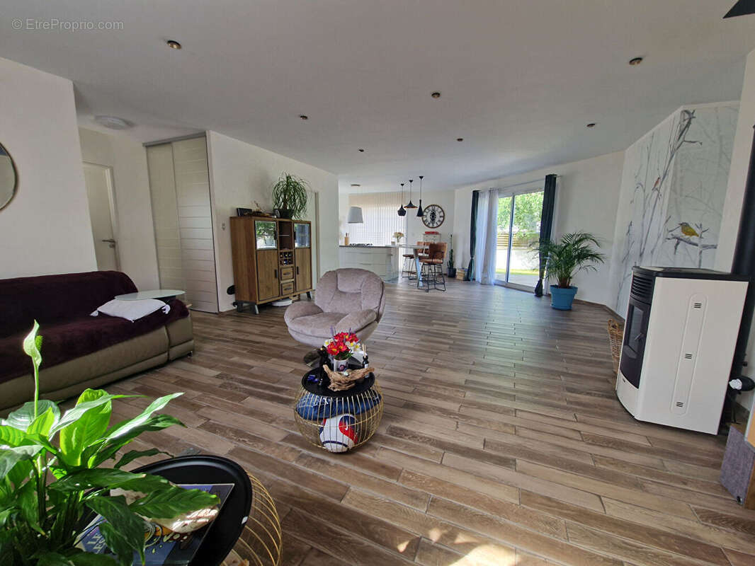 Maison à PARENTIS-EN-BORN