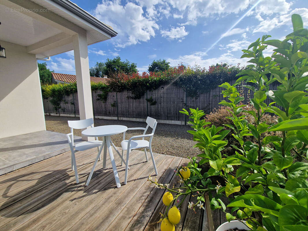 Maison à PARENTIS-EN-BORN