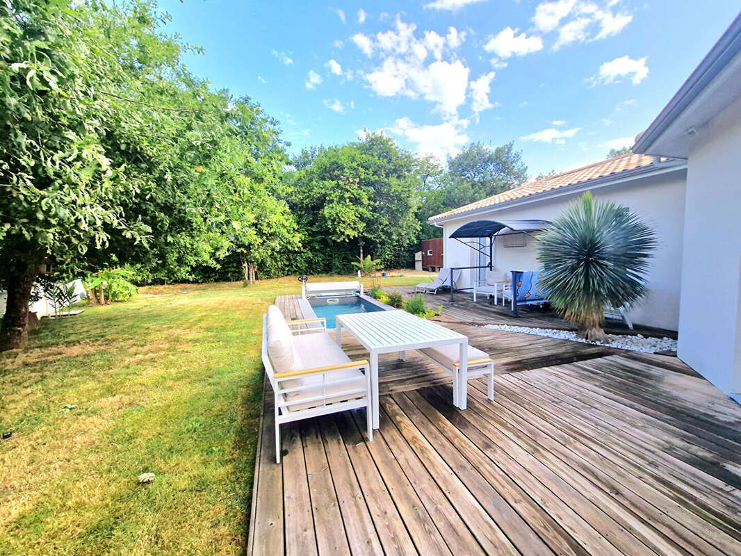 Maison à PARENTIS-EN-BORN