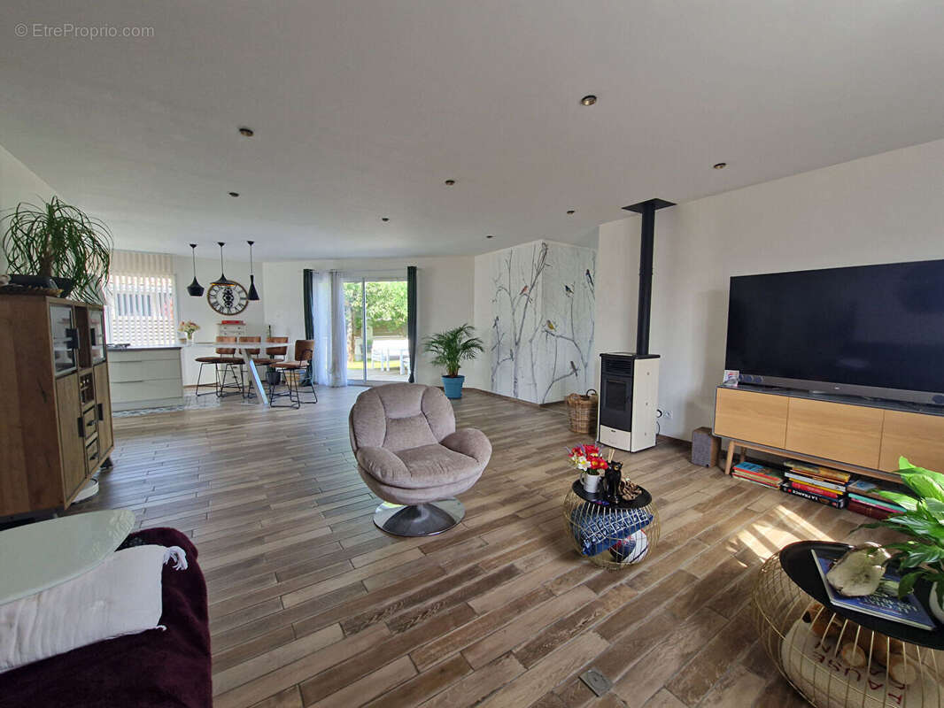 Maison à PARENTIS-EN-BORN