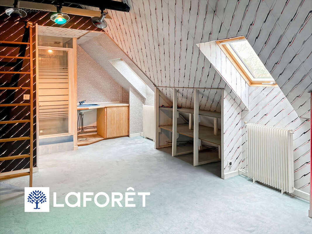 Maison à SAINTE-GENEVIEVE-DES-BOIS