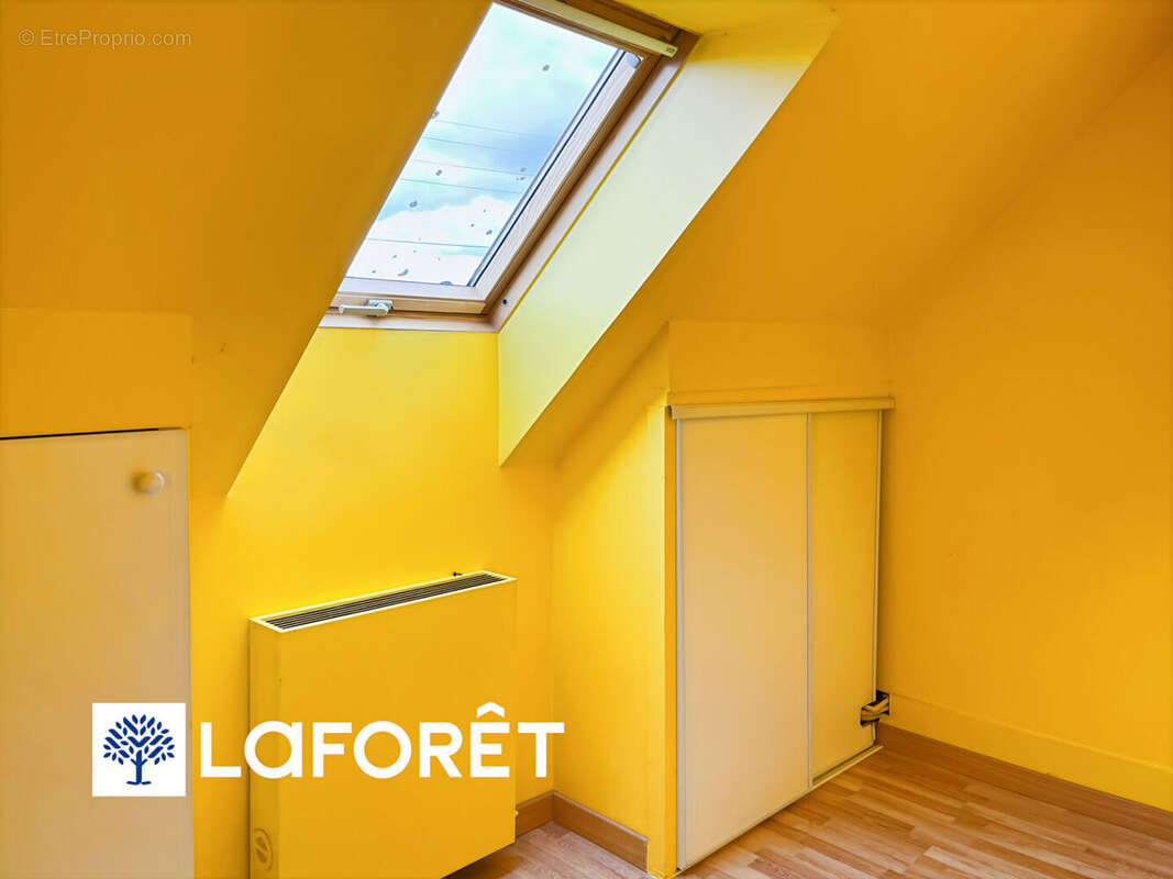 Maison à SAINTE-GENEVIEVE-DES-BOIS