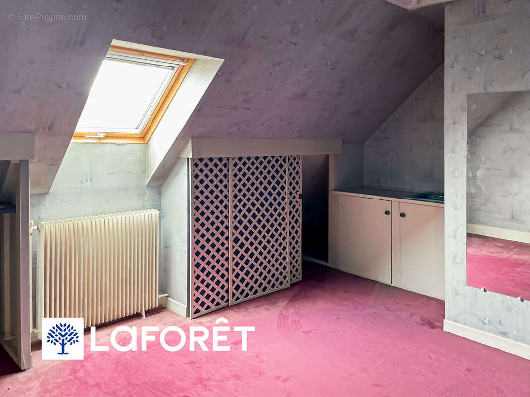 Maison à SAINTE-GENEVIEVE-DES-BOIS