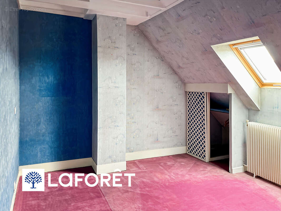 Maison à SAINTE-GENEVIEVE-DES-BOIS