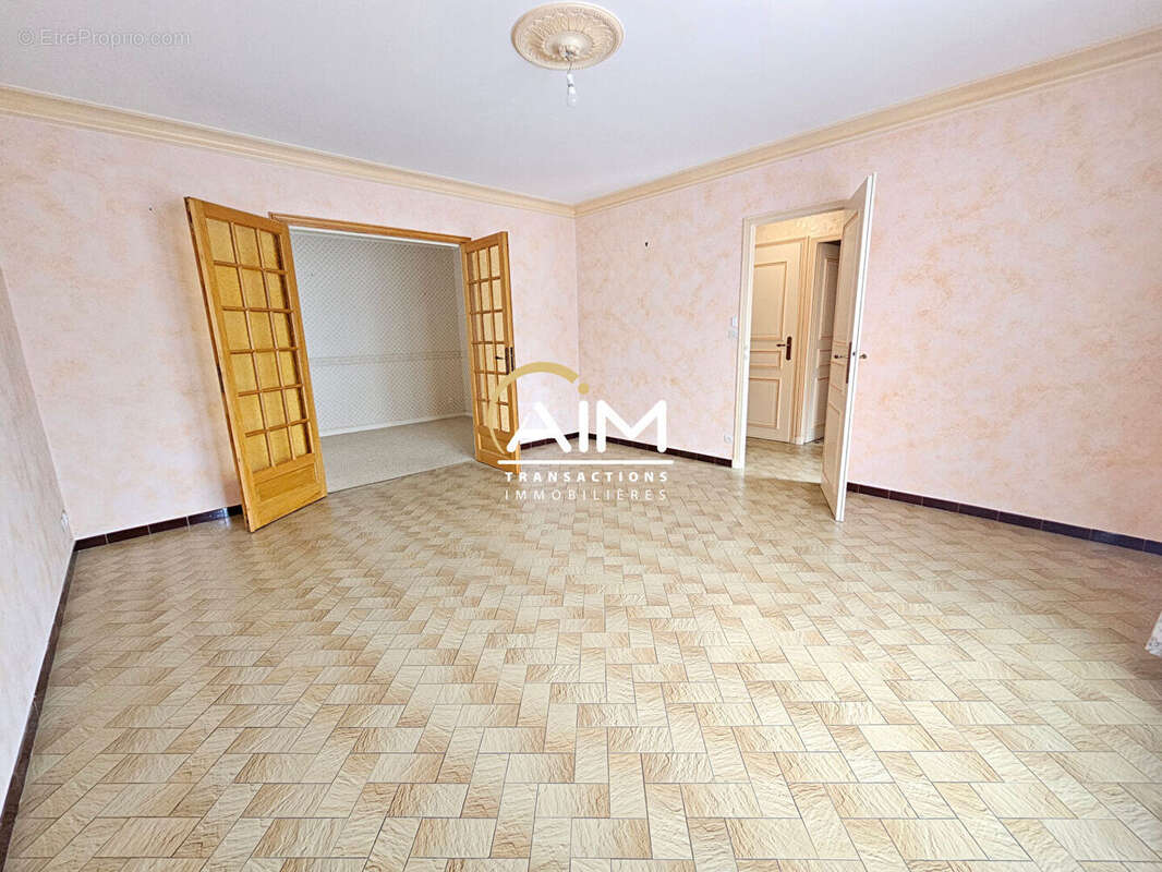 Maison à MONTLOUIS-SUR-LOIRE