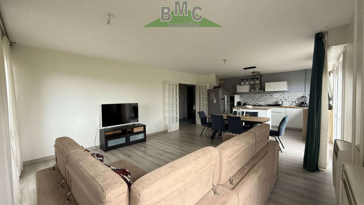 Appartement à LE PLESSIS-BOUCHARD