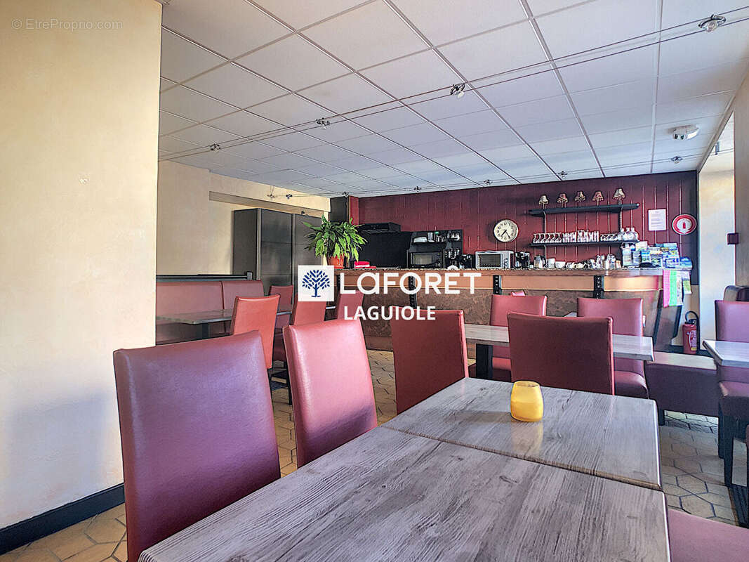 Maison à SAINTE-GENEVIEVE-SUR-ARGENCE