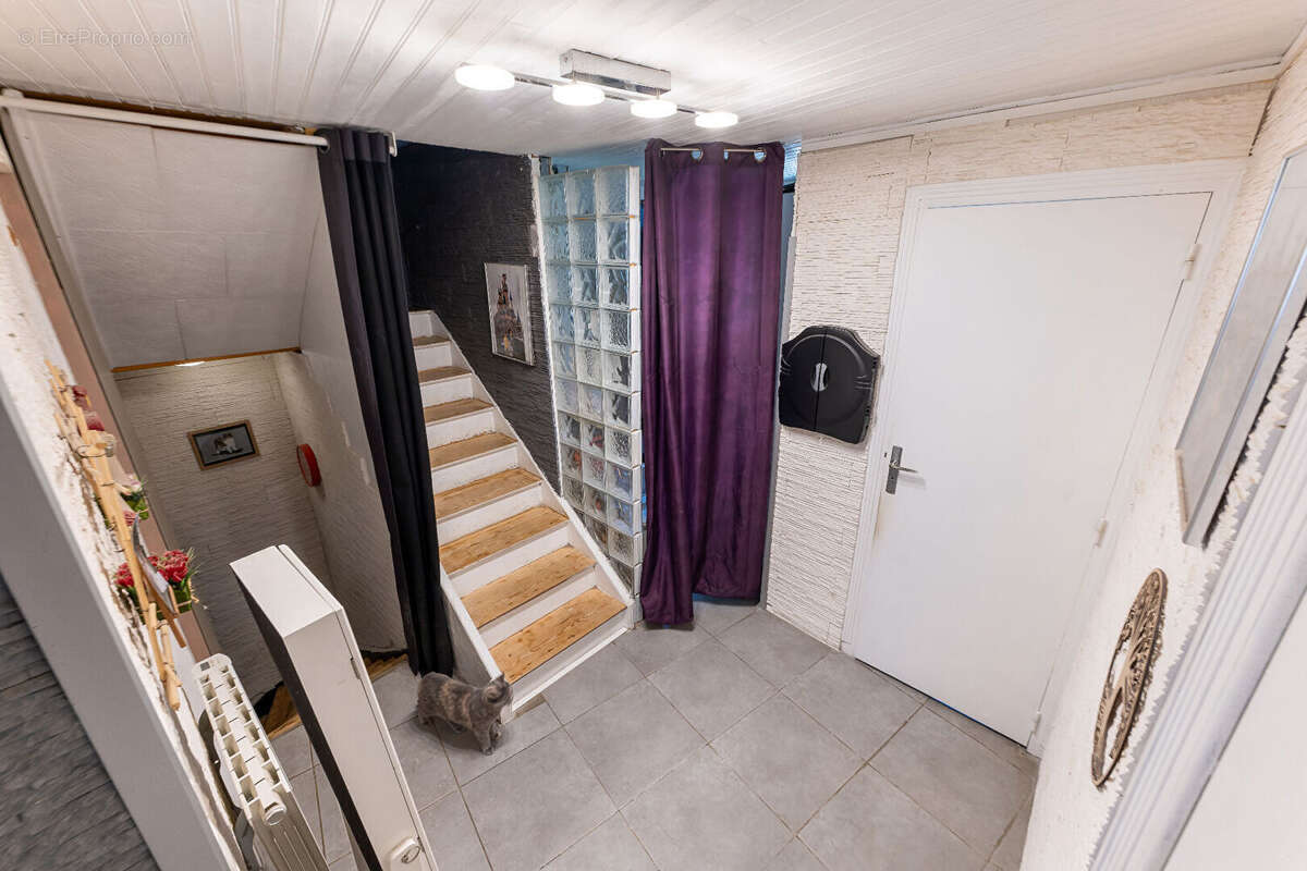 Maison à SAINT-AMANT-TALLENDE