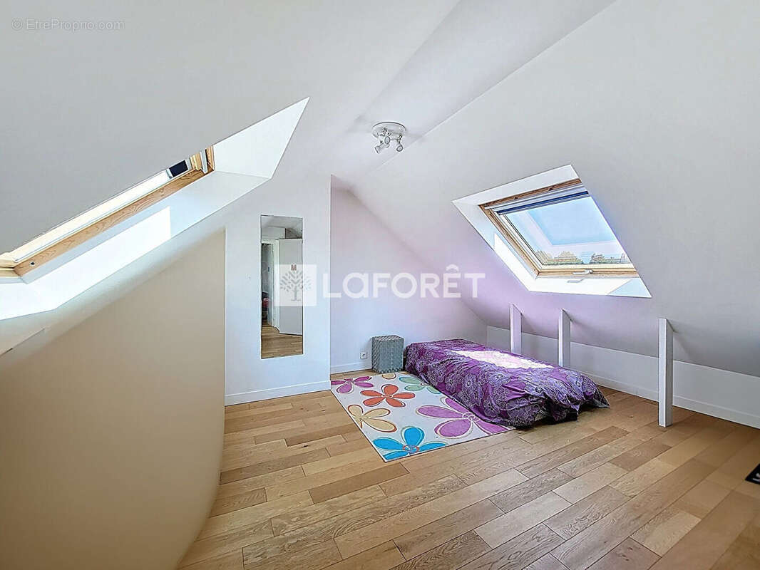 Maison à VERNEUIL-SUR-SEINE