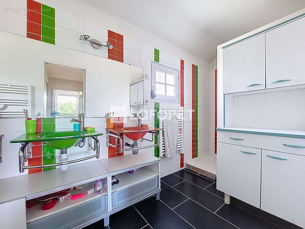 Maison à VERNEUIL-SUR-SEINE