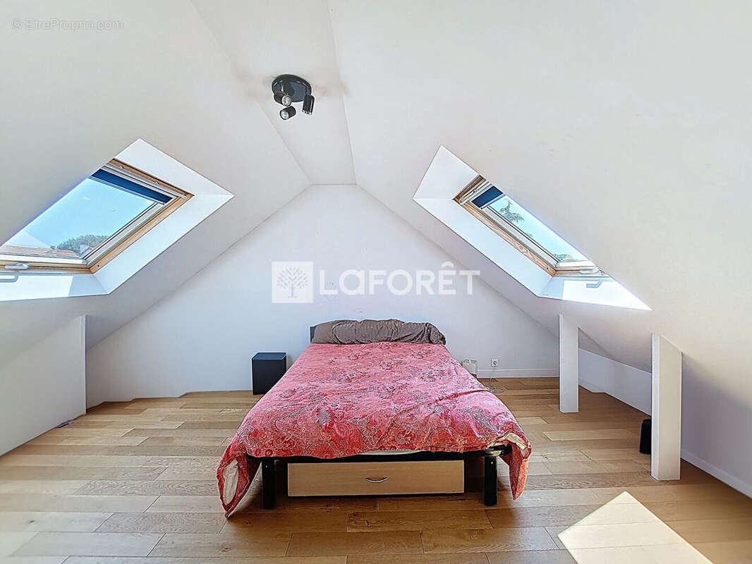 Maison à VERNEUIL-SUR-SEINE