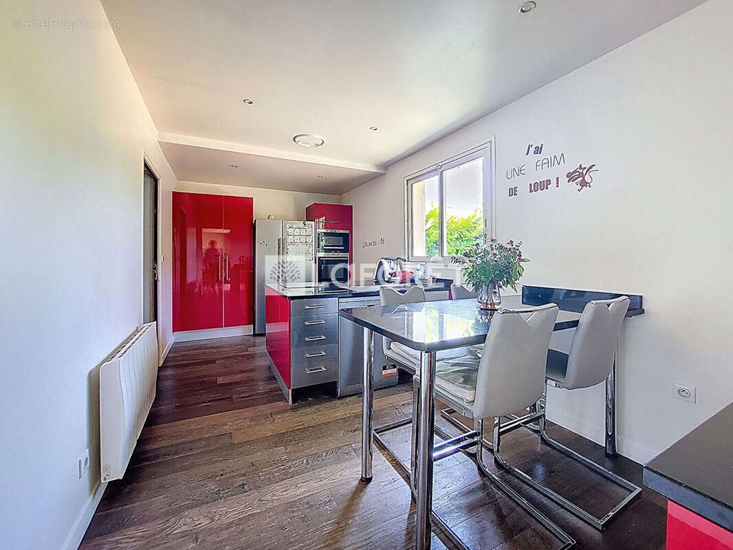 Maison à VERNEUIL-SUR-SEINE