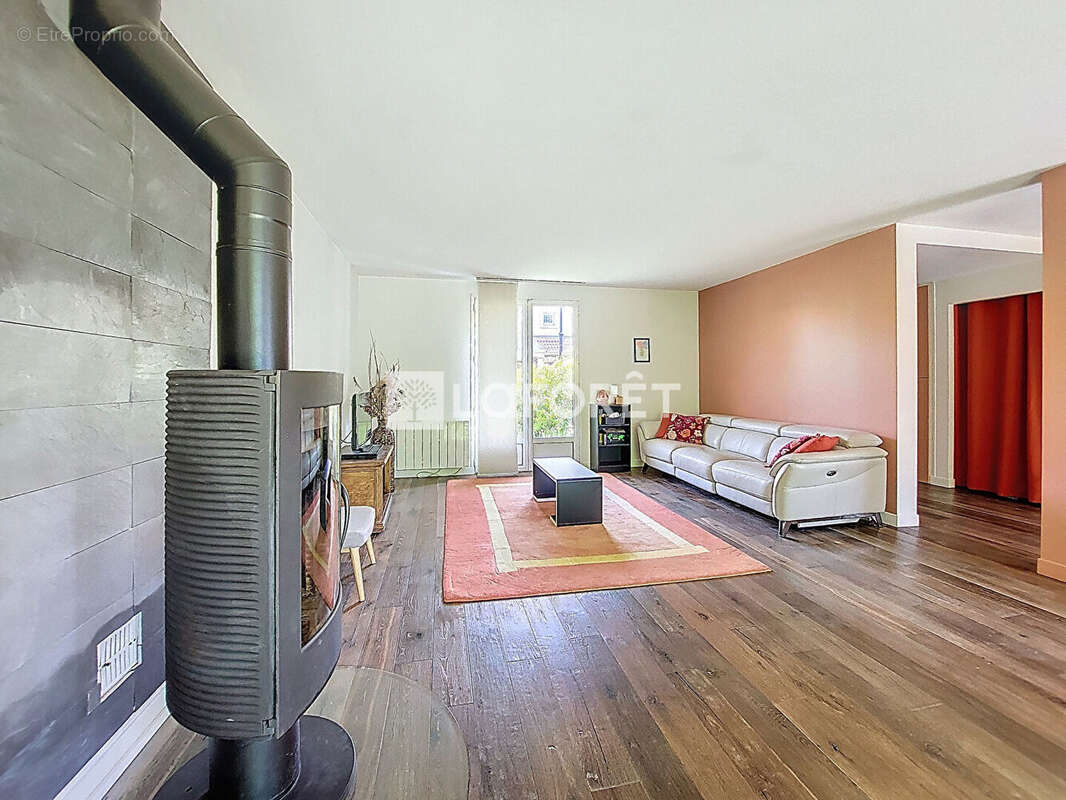 Maison à VERNEUIL-SUR-SEINE