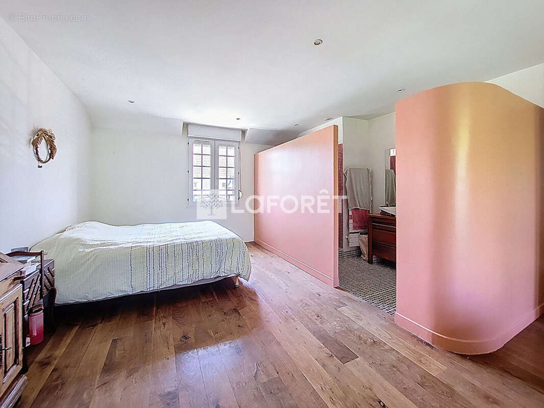 Maison à VERNEUIL-SUR-SEINE