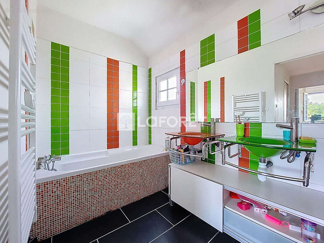 Maison à VERNEUIL-SUR-SEINE