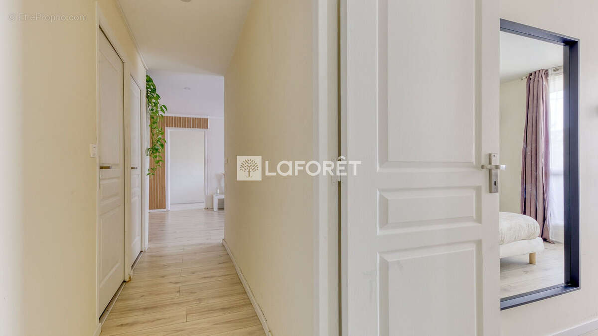 Appartement à ROISSY-EN-BRIE