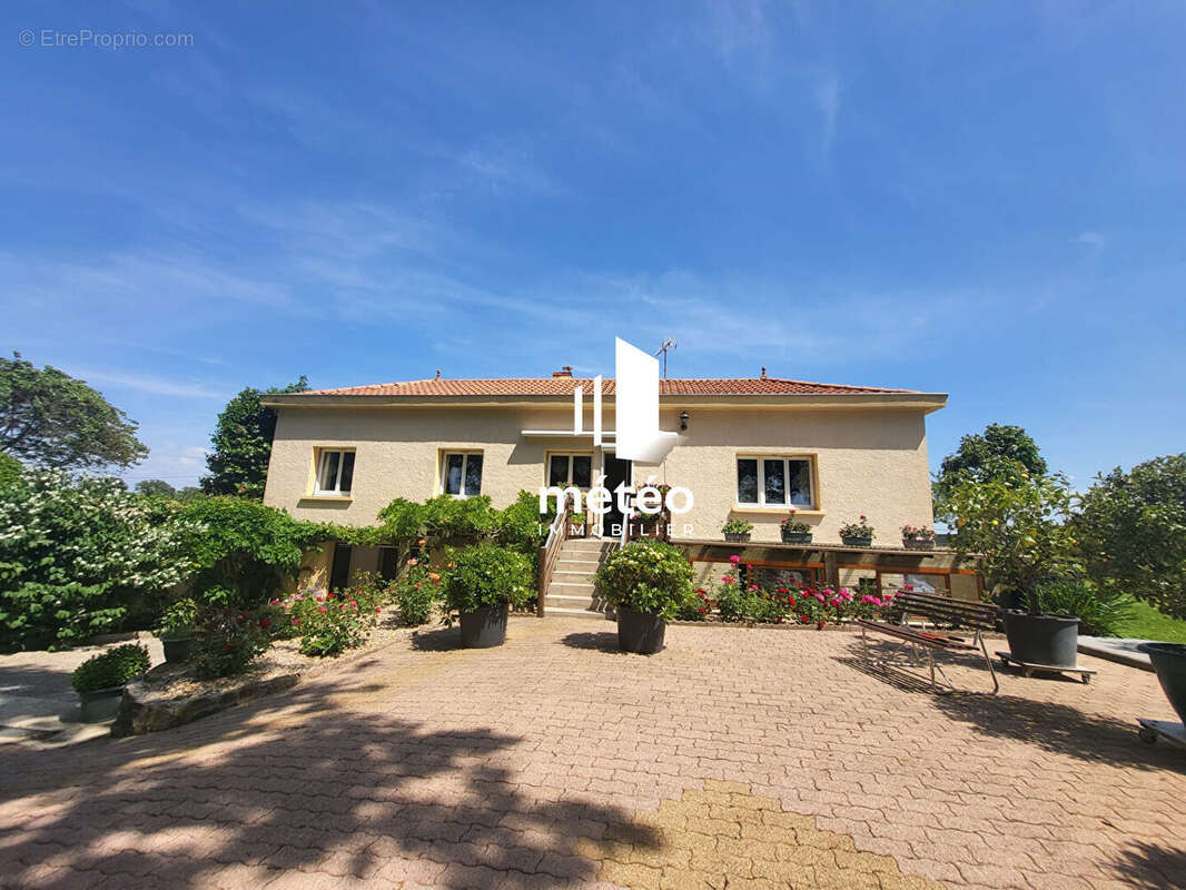 Maison à LE CHAMP-SAINT-PERE