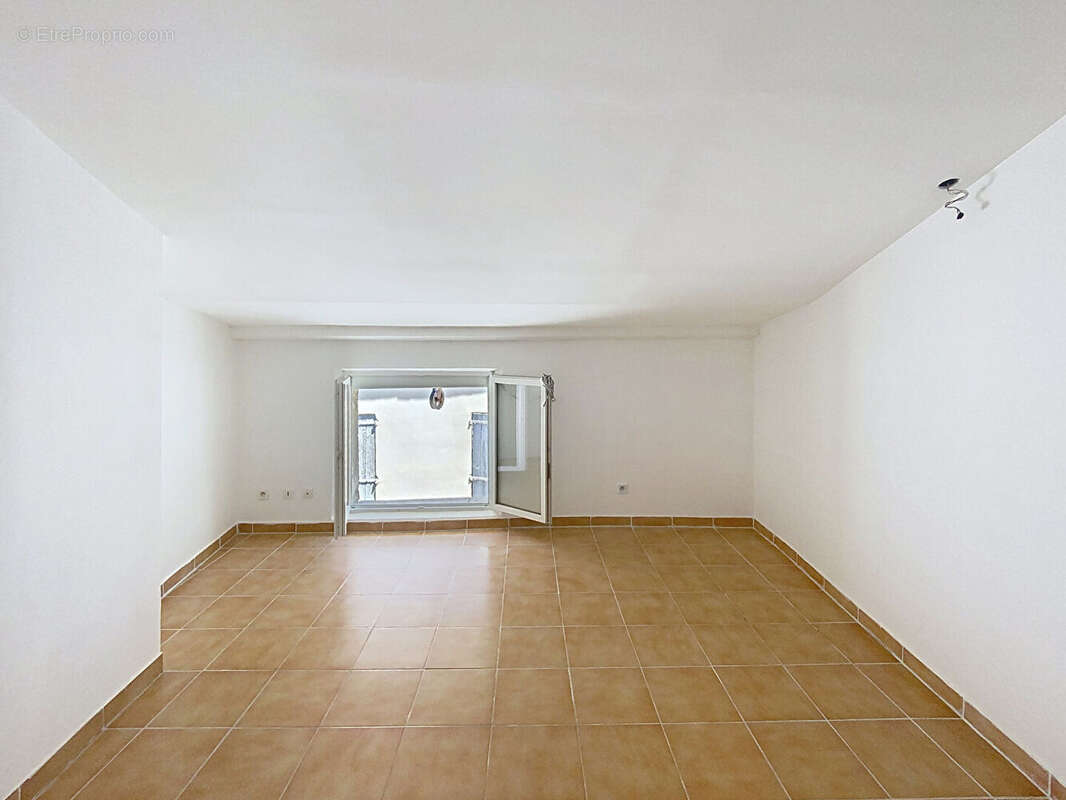 Appartement à MALAUCENE