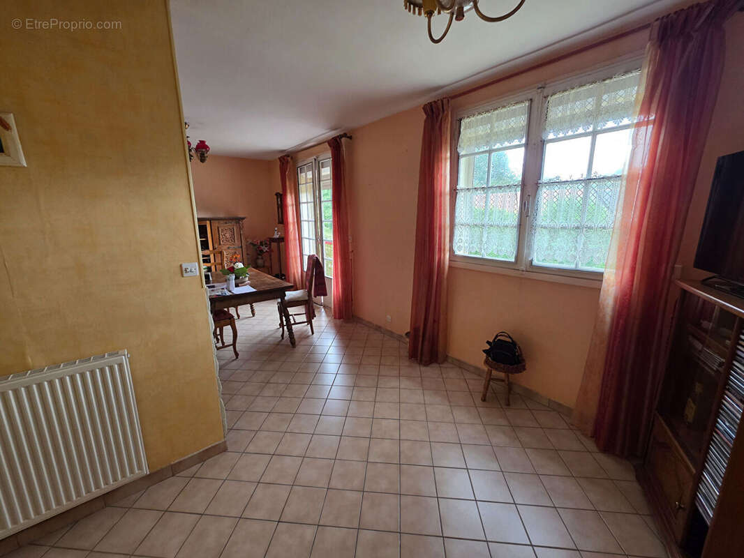 Maison à BAGUER-MORVAN