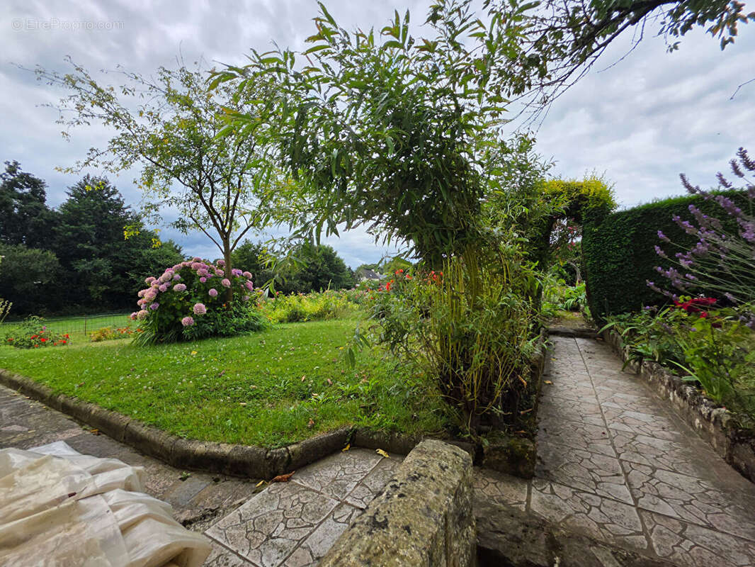 Maison à BAGUER-MORVAN