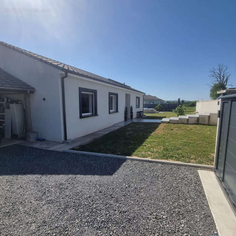 Maison à VENDENESSE-SUR-ARROUX