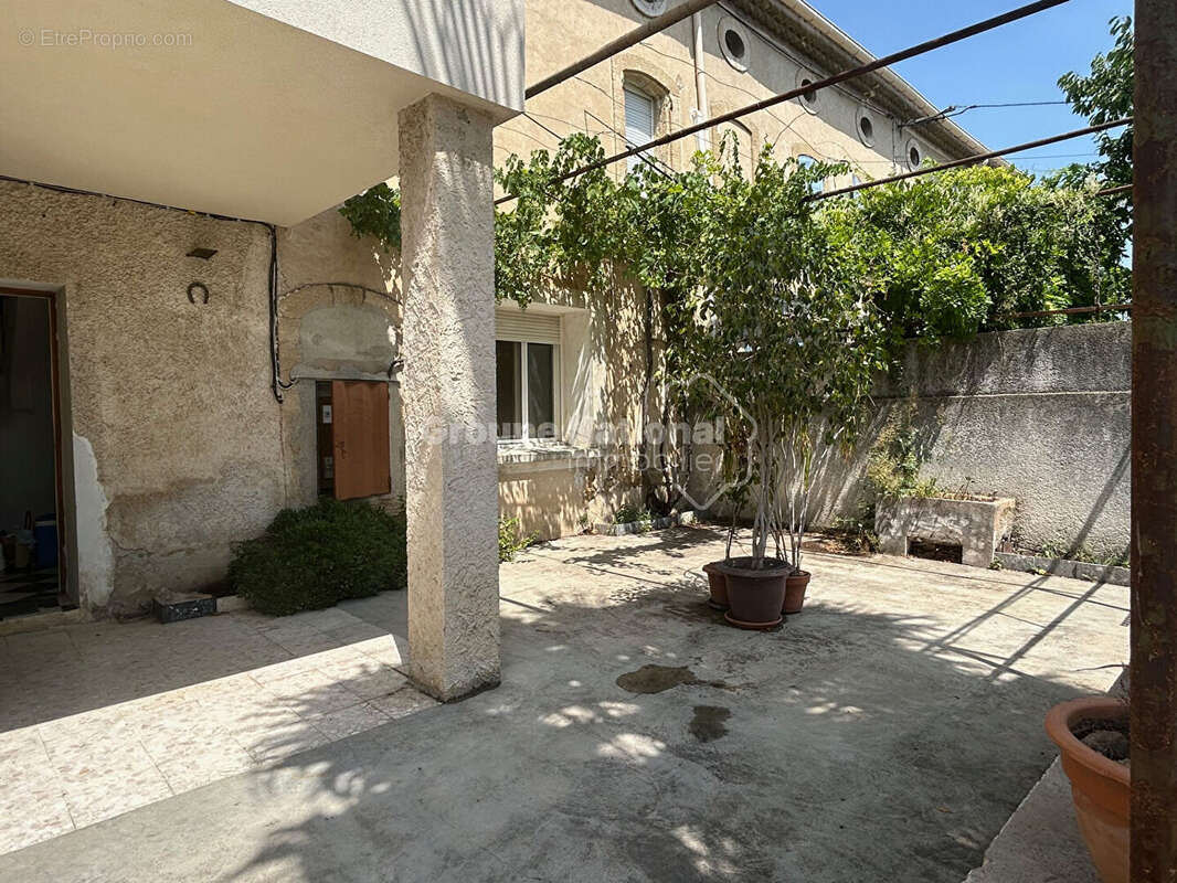 Maison à COURTHEZON