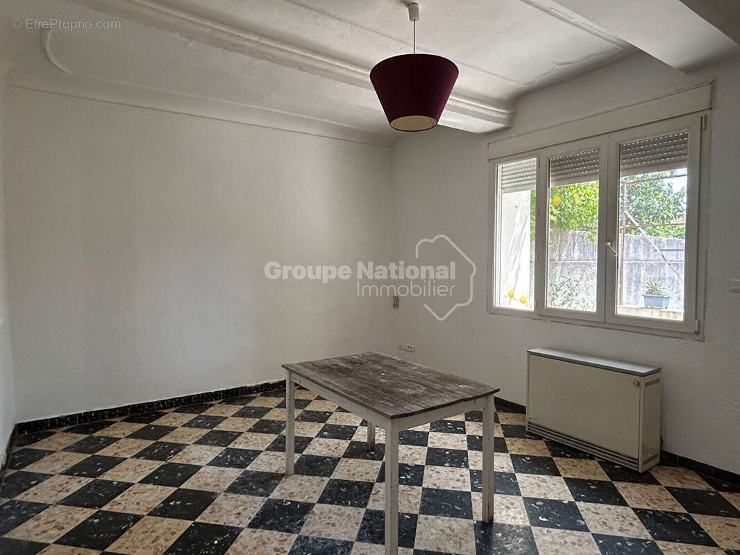 Maison à COURTHEZON