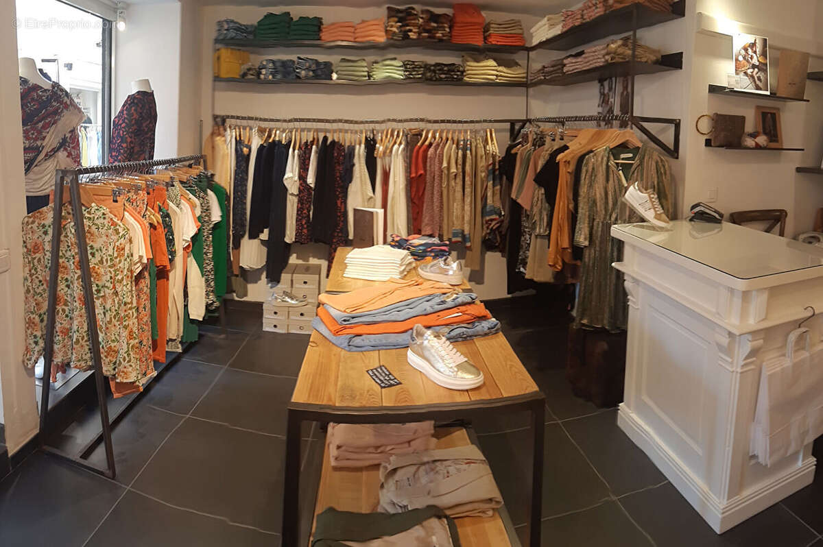 Commerce à SANARY-SUR-MER