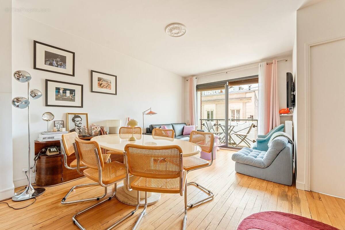 Appartement à PARIS-11E