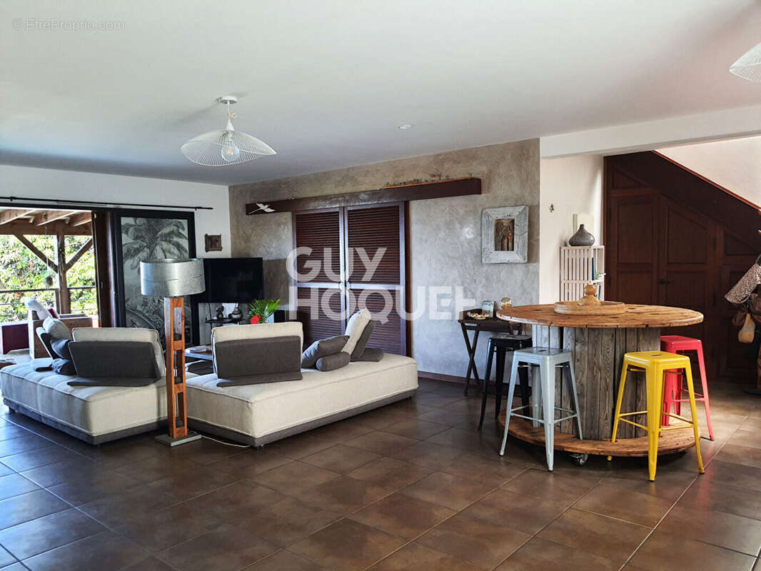 Maison à LES AVIRONS