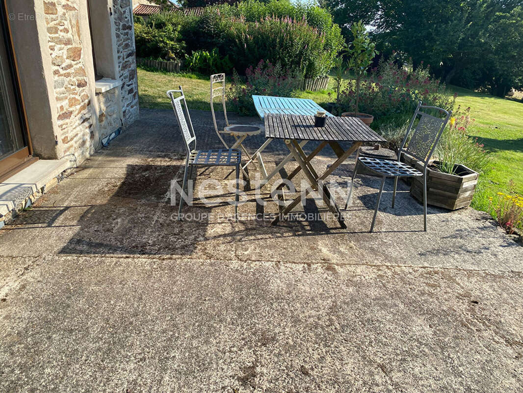 Maison à SAINT-SAUD-LACOUSSIERE