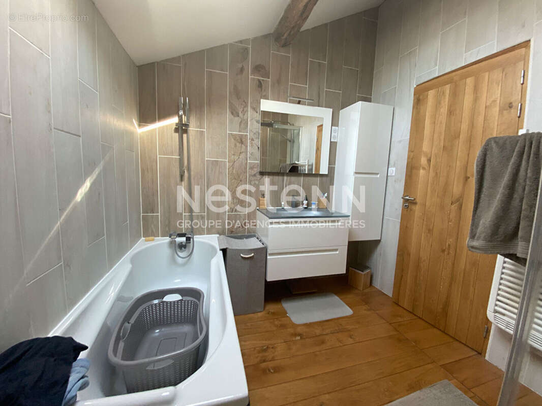 Maison à SAINT-SAUD-LACOUSSIERE