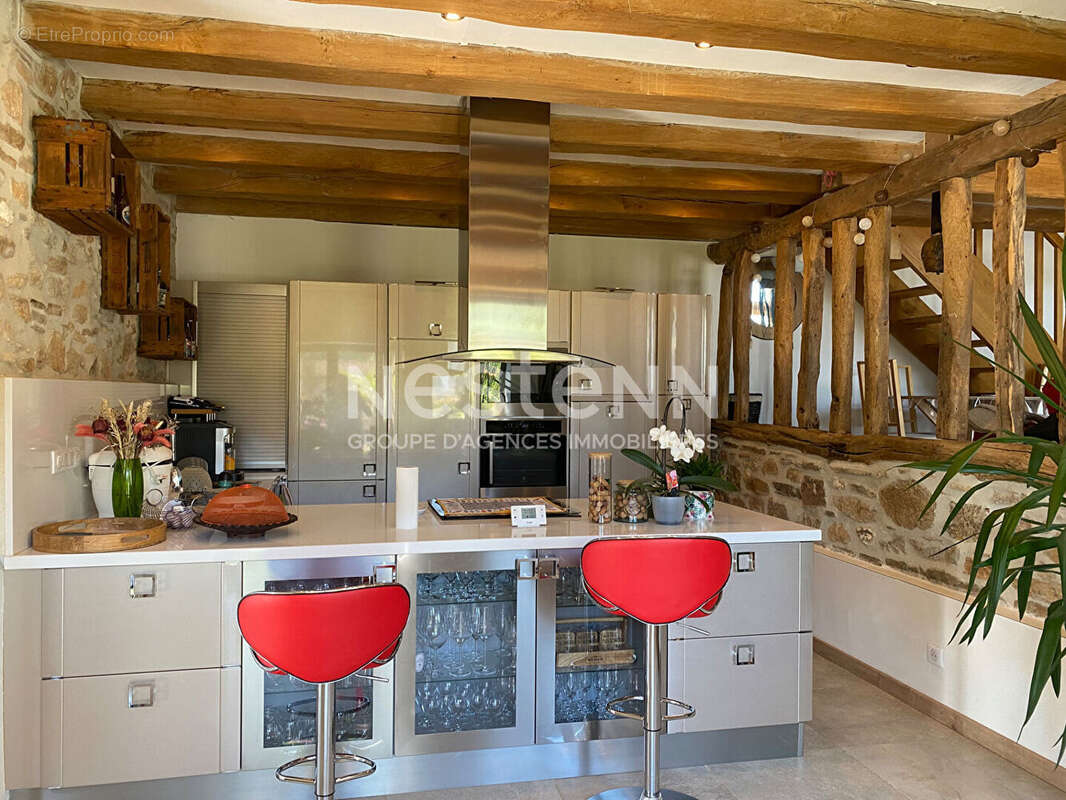 Maison à SAINT-SAUD-LACOUSSIERE