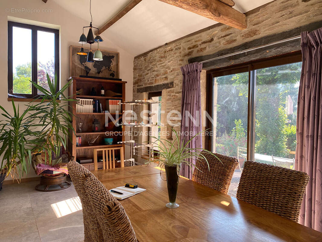 Maison à SAINT-SAUD-LACOUSSIERE