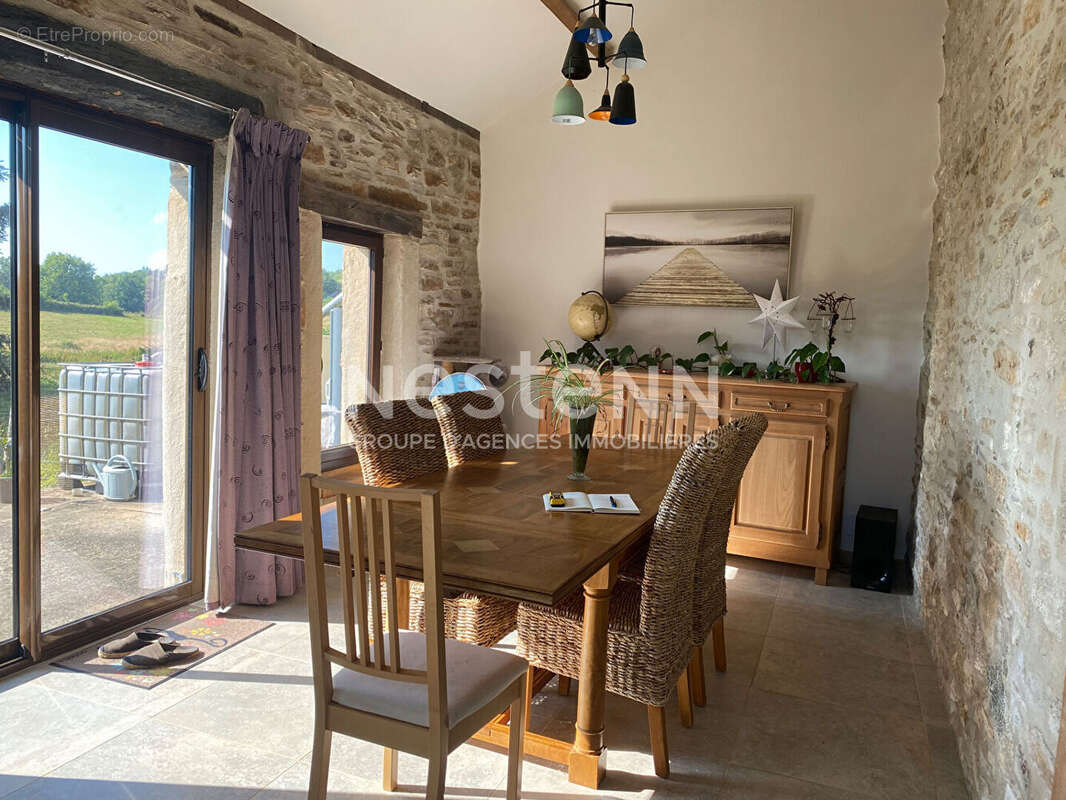 Maison à SAINT-SAUD-LACOUSSIERE